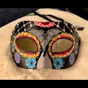 NWT Women’s Black Bedazzled Costume Face Mask